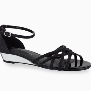 Elegant Easy Street Black Strappy Sandals